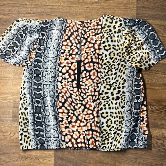Express Animal Print Blouse - Picture 2 of 4